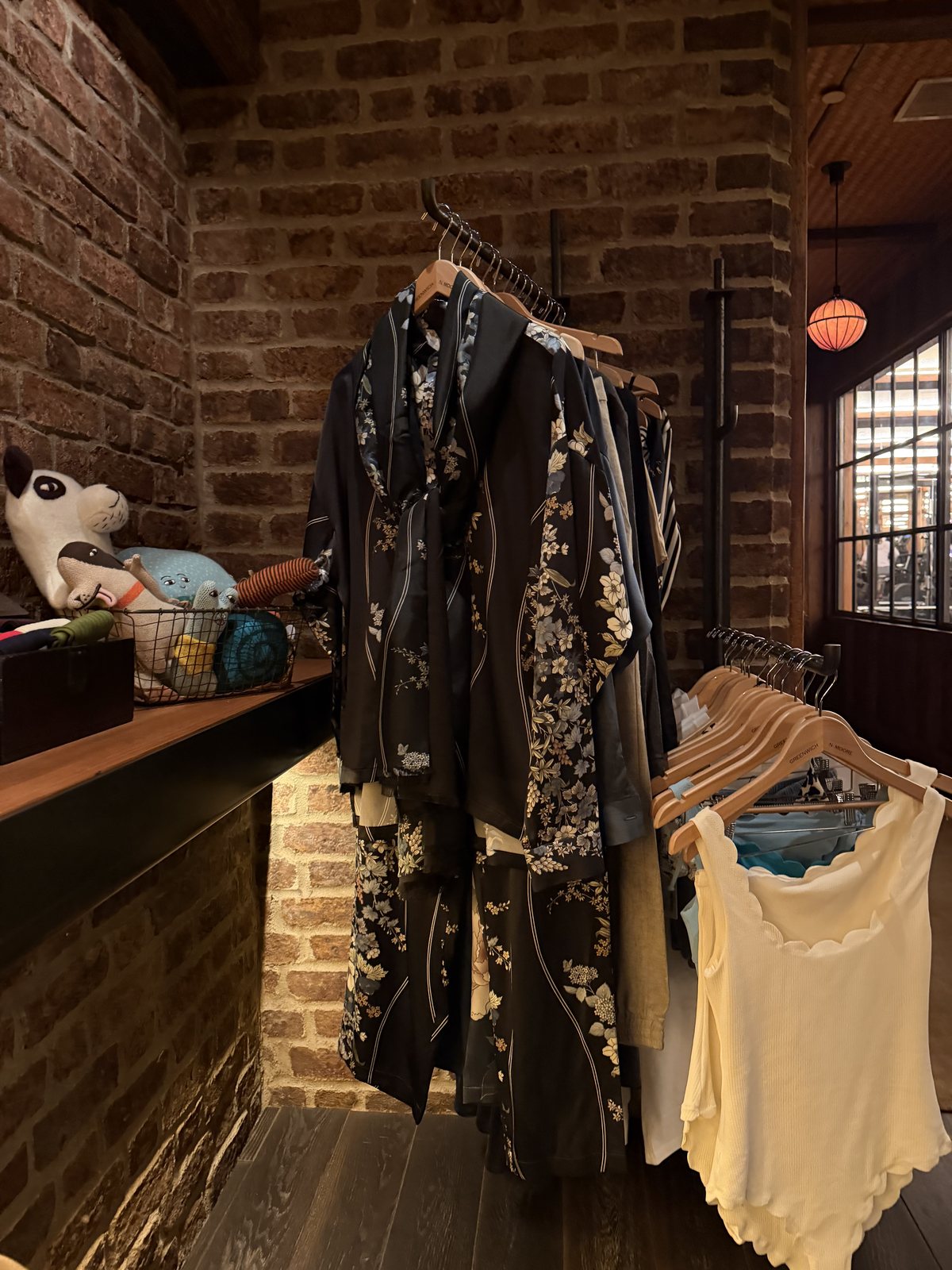 The Greenwich HotelのShibui Spaで展示されているALISAのシルクウェア